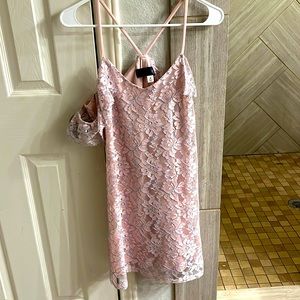 Gorgeous light pink dress. Perfect for a wedding or date night.
